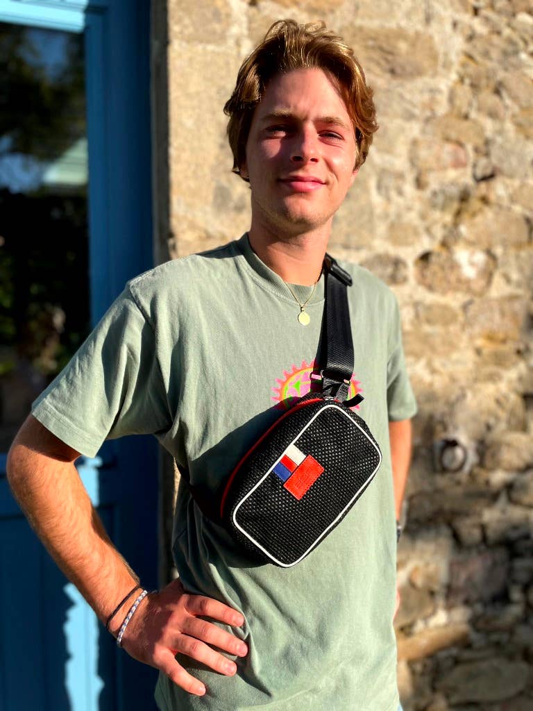 Sac banane en tissu automobile upcyclé tressé noir KMB