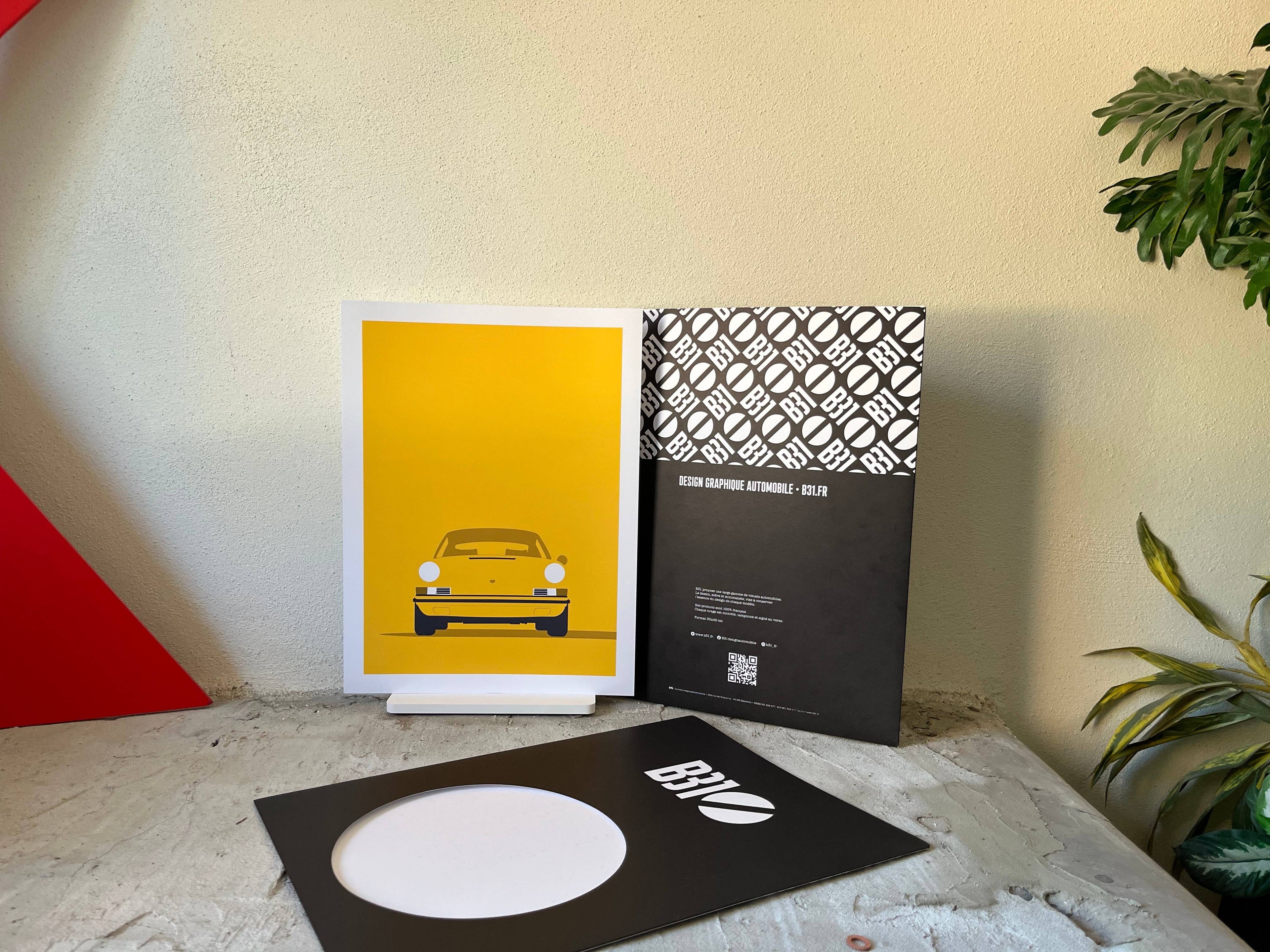 Affiche automobile Porsche au format 30x40 insérée dans un fourreau