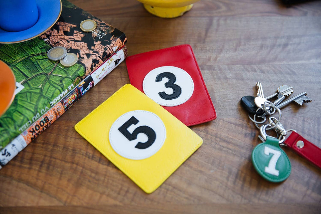 Etui passeport E2R rouge en cuir upcyclé, numéro 3